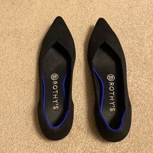 Black pointed toe Rothy’s